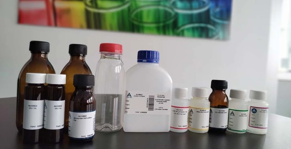 ALS Czech Republic - EnviroMail™20/Evropa: Obrázek 3 Příklad fixovaných a nefixovaných vzorkovnic