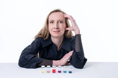 V nanosvětě je zlato modré i rudé, říká Vladimíra Petráková