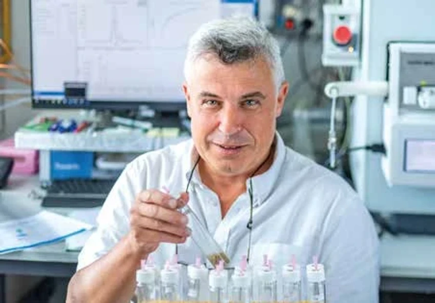 AV ČR/Jana Plavec: prof. RNDr. PATRIK ŠPANĚL, Dr. rer. nat. (ÚSTAV FYZIKÁLNÍ CHEMIE J. HEYROVSKÉHO AV ČR)