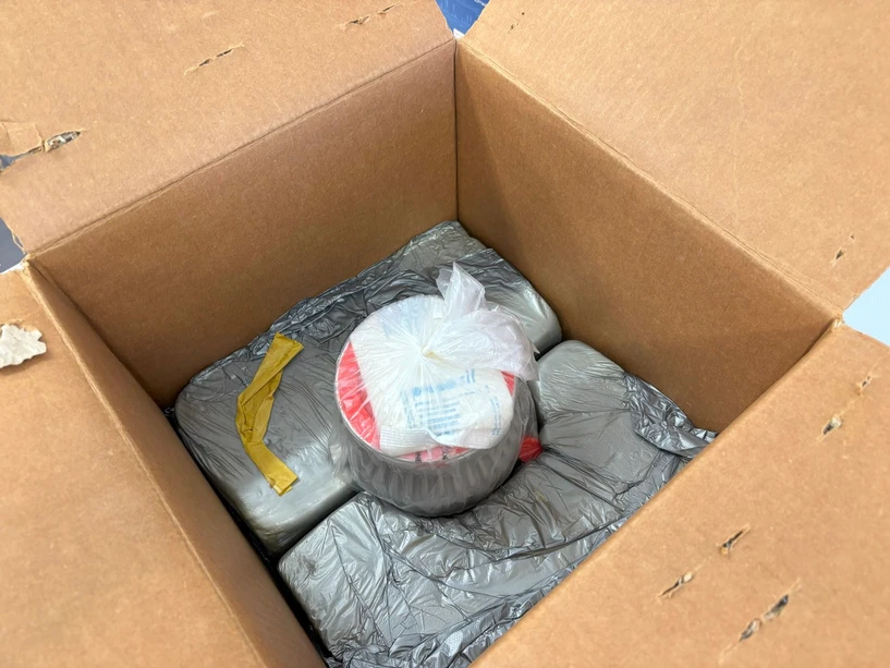 Agilent: TURBO-V301 Navigator turbomolekulární vývěva s regulátorem