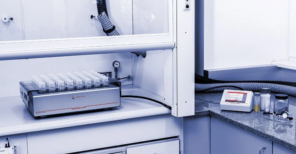 Anton Paar: Multicube 48 rozkladný systém Hot Block.