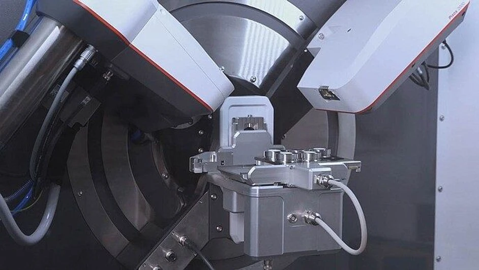 Anton Paar: XRDynamic 500 automatizovaný víceúčelový práškový rentgenový difraktometr.