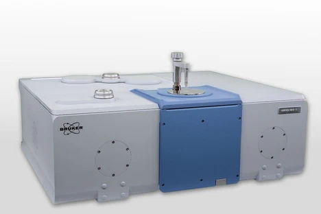 Bruker VERTEX NEO R vakuový FTIR Spektrometr