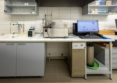 Stanovení H₂O, NH₃, CH₄, HCHO a HCHO ve vodíku pomocí FTIR (CDV)