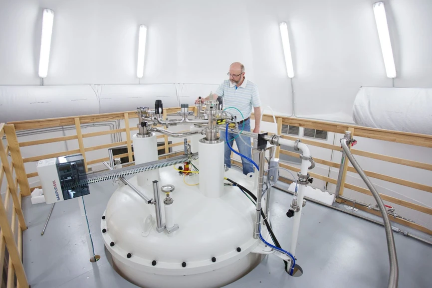 CEITEC: Josef Dadok: Sto let od narození muže, který změnil magnetickou rezonanci: Národní NMR centrum Josefa Dadoka.