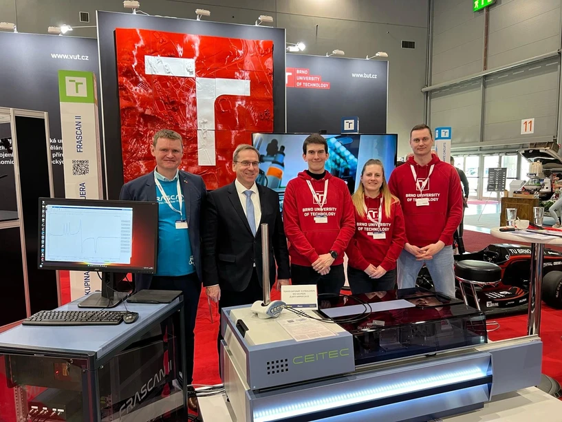 CEITEC: Revoluční spektrometr vyvinutý týmem z CEITEC VUT získává ocenění Zlatý AMPER 2025