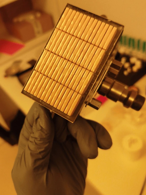 CEITEC: Vědci z CEITEC vyvíjí vlastní tekuté směsi pro keramický 3D tisk – přesně na míru