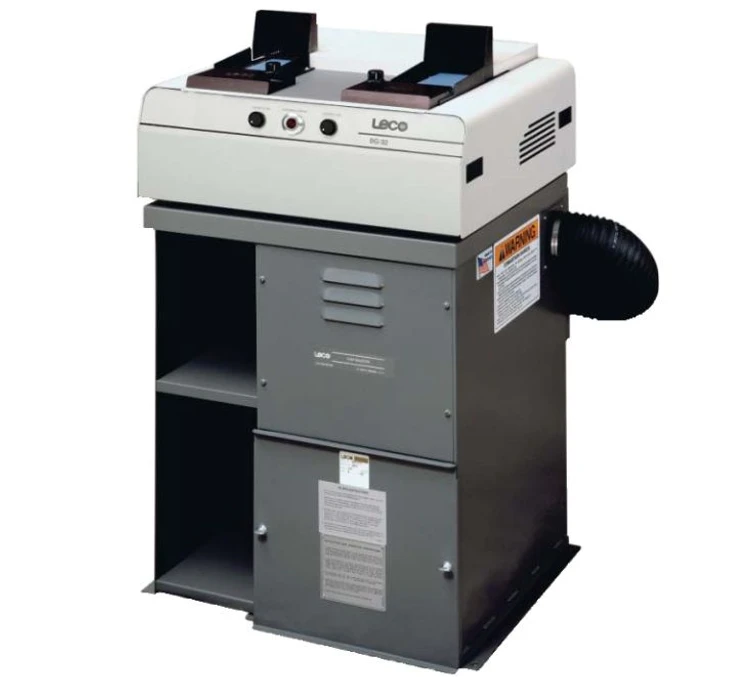 LECO BG Pásová bruska pro leštění metalografických vzorků: BG 32 na sběrači prachu.