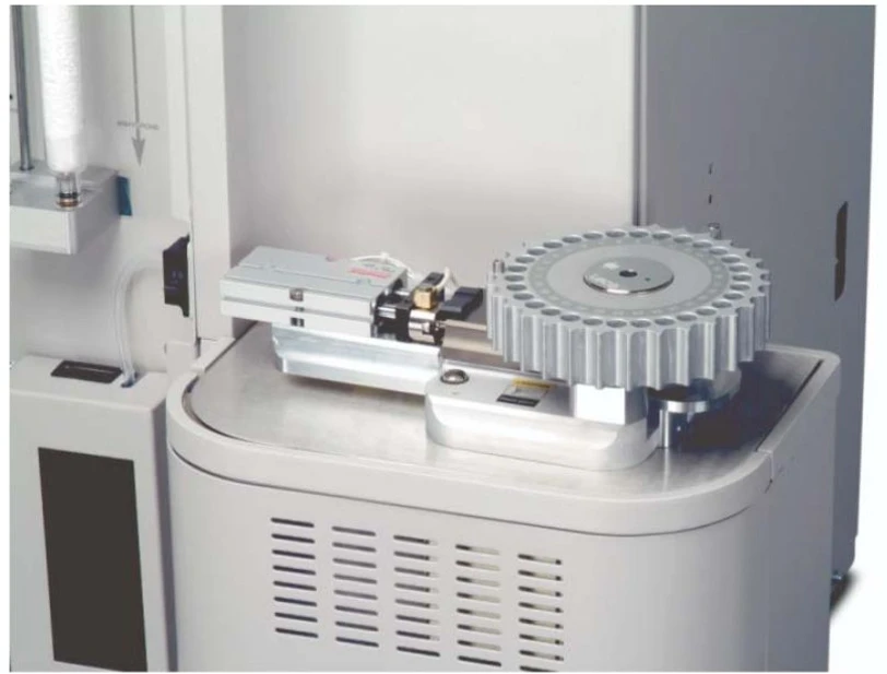 LECO TruSpec Micro CHN/CHNS/O: Automatický podavač přístroje TruSpec Micro.