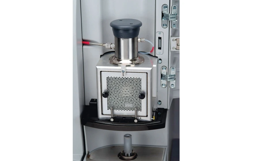 LECO řada 744 Analýza uhlíku a síry spalovací metodou: Vysokofrekvenční pec.