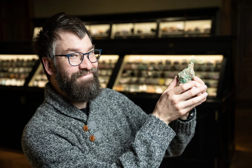 <p>René Volfík, FZU: Jakub Plášil převezme v červenci prestižní ocenění EMU Medal for Research Excellence, které uděluje Evropská mineralogická unie.</p>