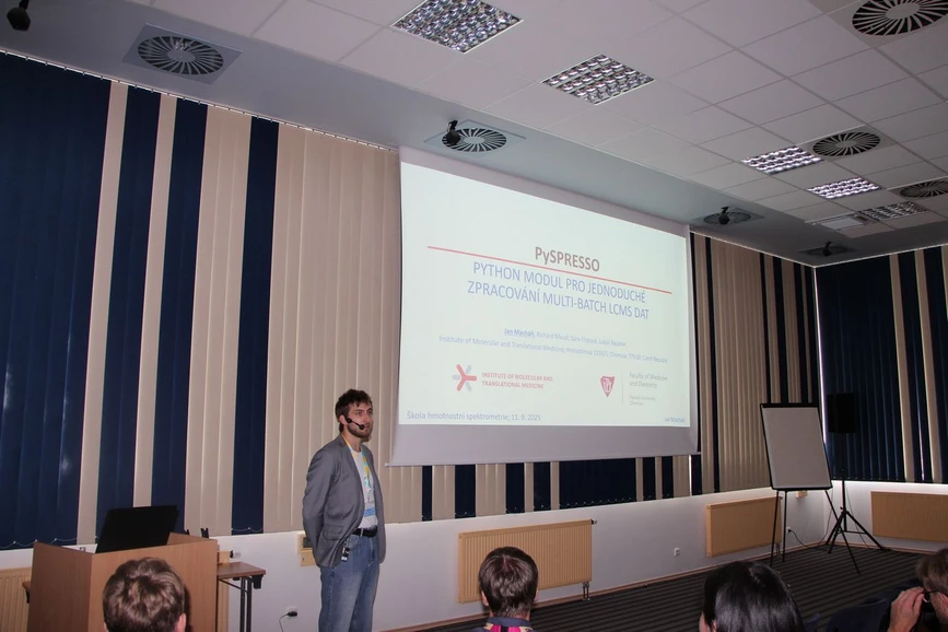 Škola hmotnostní spektrometrie: 26. Škola MS 2025 - PySPRESSO: Python modul pro jednoduché zpracování multi-batch LCMS dat (Jan Macháň)