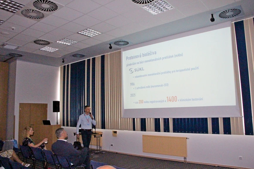 Škola hmotnostní spektrometrie: 26. Škola MS 2025 - LC-MS v analýze proteinových bioléčiv (Juraj Lenčo)