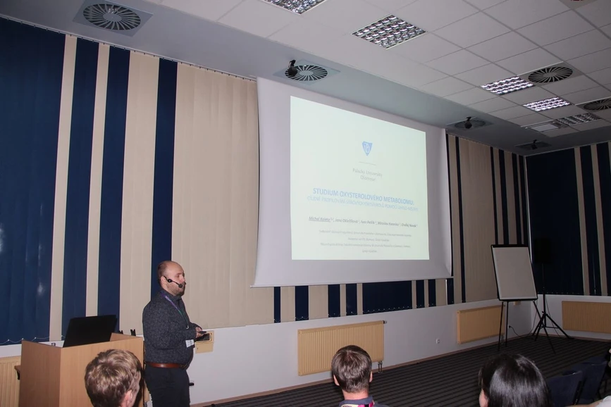 Škola hmotnostní spektrometrie: 26. Škola MS 2025 - Studium oxysterolového metabolomu: cílené profilování sérových oxysterolů pomocí UHPLC–MS/MS (Michal Kaleta)