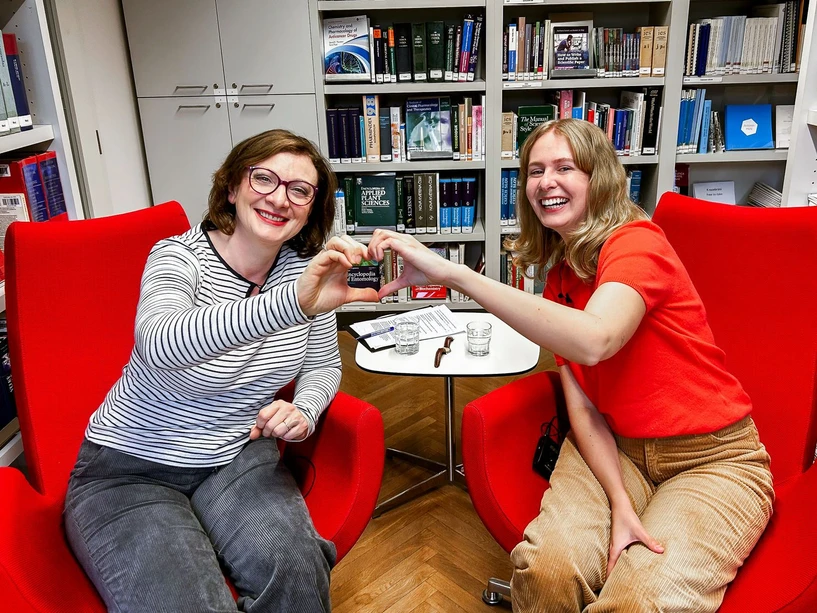 Tomáš Belloň / ÚOCHB: Podcast CHEmic #69 – Když na molekuly svítíme, tak tančí rukou disko a nohou techno