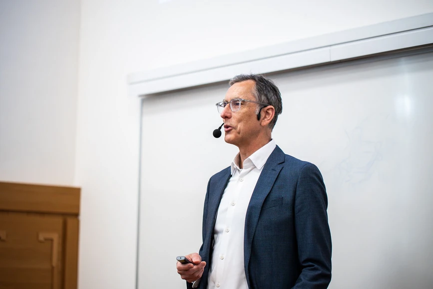 <p><strong>ÚOCHB/Tomáš Belloň: </strong>Od každodenních pilulek k jedné injekci ročně. ÚOCHB navštívili průkopníci prevence HIV </p>