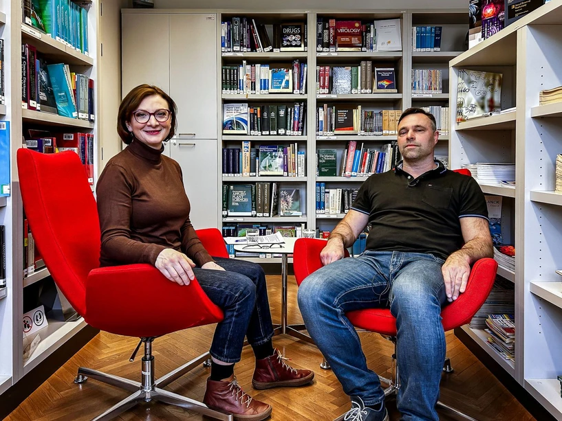 ÚOCHB/Tomáš Belloň – Podcast CHEmic #54 – Šetří peníze a vylepšuje vědu. Skvělá technická podpora se ÚOCHB vyplatí.