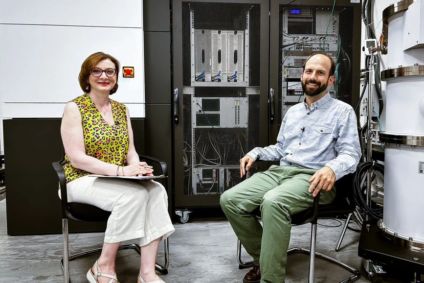 ÚOCHBTomáš Belloň – Podcast CHEmic #62 – Vidíme molekuly rozložené na atom a vidíme dokonce i ty atomy. Díky kryolektronovému mikroskopu.jpg