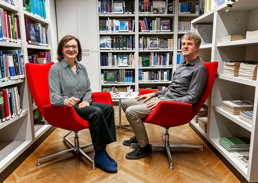 ÚOCHB/Tomáš Belloň – Podcast CHEmic #71 – Jako když řešíte sudoku… NMR spektroskopie odhalí i tajemství neznámých látek