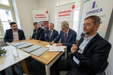 První spin-off firma Univerzity Pardubice pomůže zavést screening rakoviny 