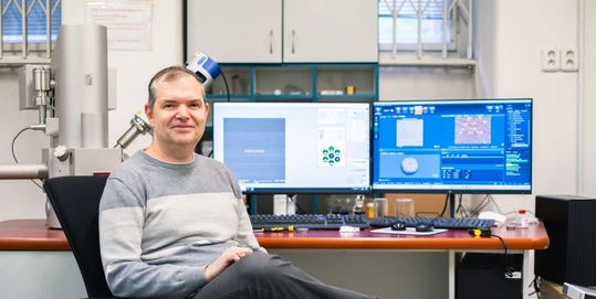 Tým Pavla Nováka vyvíjí slinuté silicidy pro nástroje nové generace