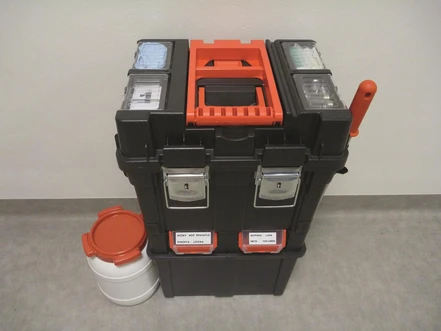 Vzorkovací souprava pro chemické laboratoře HZS ČR