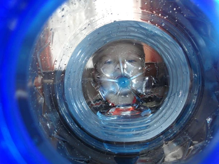 Kontaminace vody mikroplasty a jejich toxicita